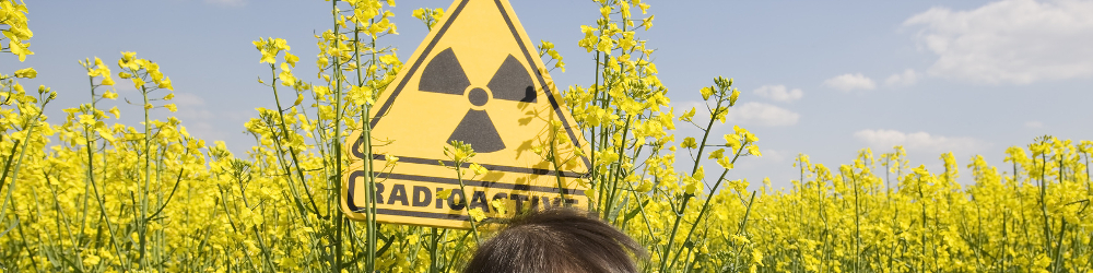 Essais d'environnement - Radioactivité - Symbole radioactif - Enfant
